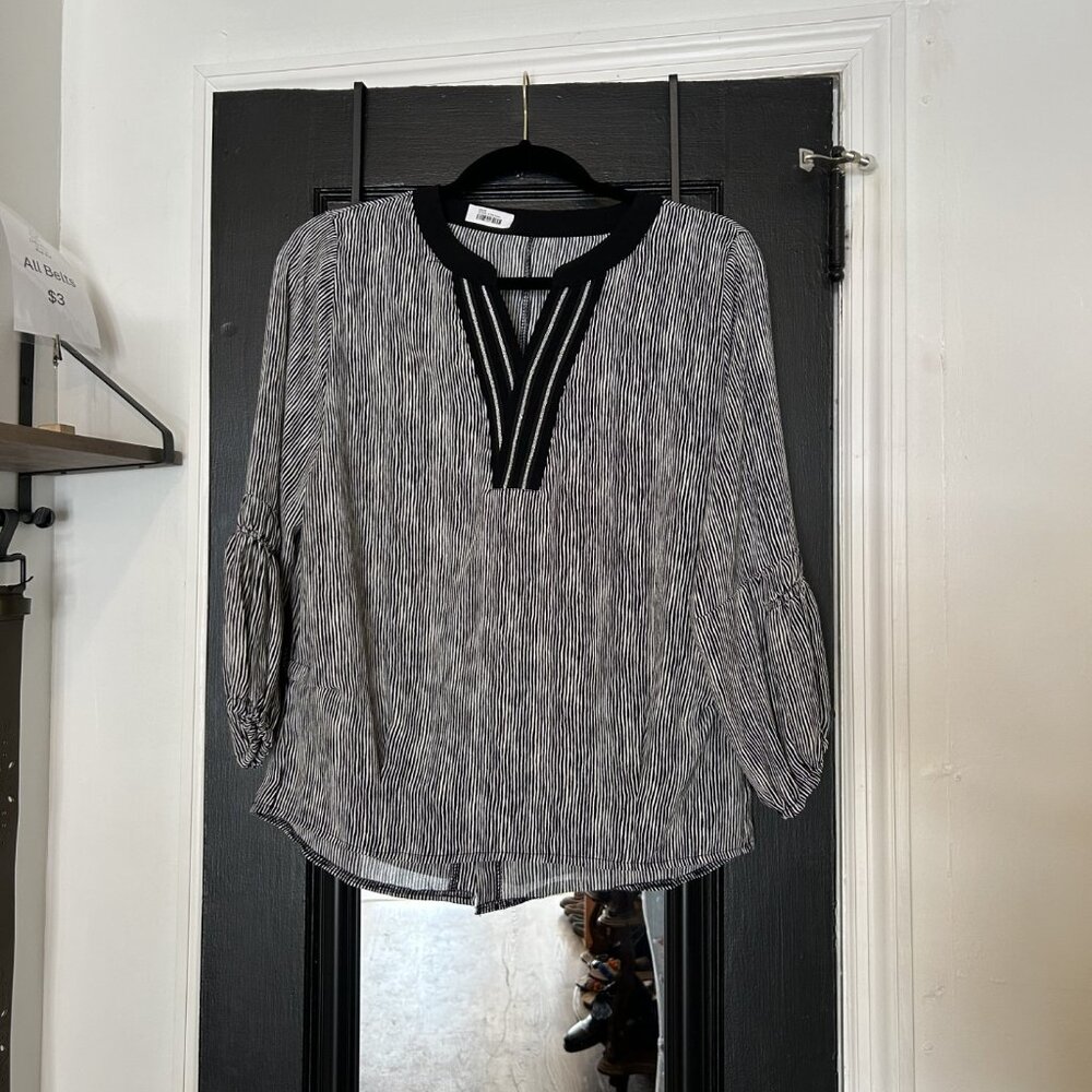 Three Quarter Sleeve Black & White Stripes